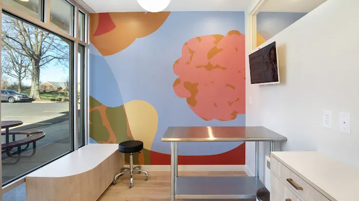 Petfolk Veterinary & Urgent Care - Lakewood Picture 3