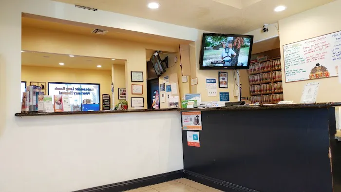Ambassador Long Beach Veterinary Hospital Picture 4