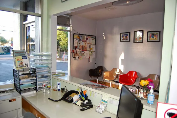 Oak Grove Veterinary Hospital Picture 2