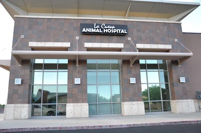 La Cueva Animal Hospital Picture 7
