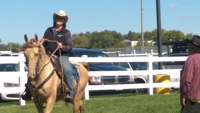 Leatherdale Equine Center Picture 2