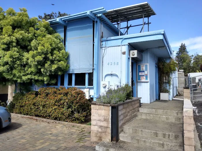 Oakland Veterinary Hospital Picture 2