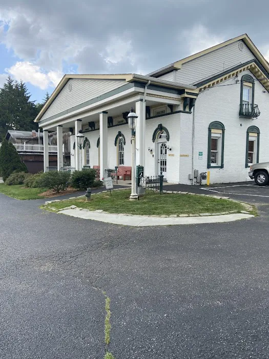 Mark Collett, DVM - Park Hills Animal Hospital Picture 1