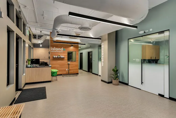 Island Animal Hospital and Urgent Care Services Picture 9