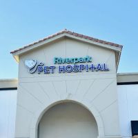 Riverpark Pet Hospital ico