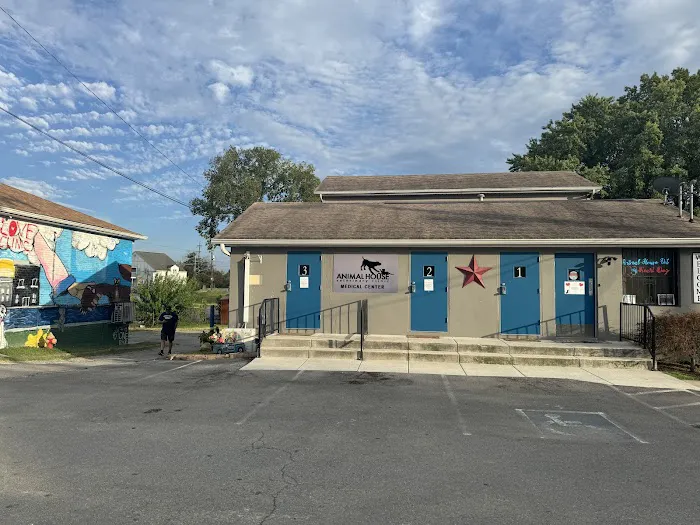 Animal House Veterinary Clinic Picture 2