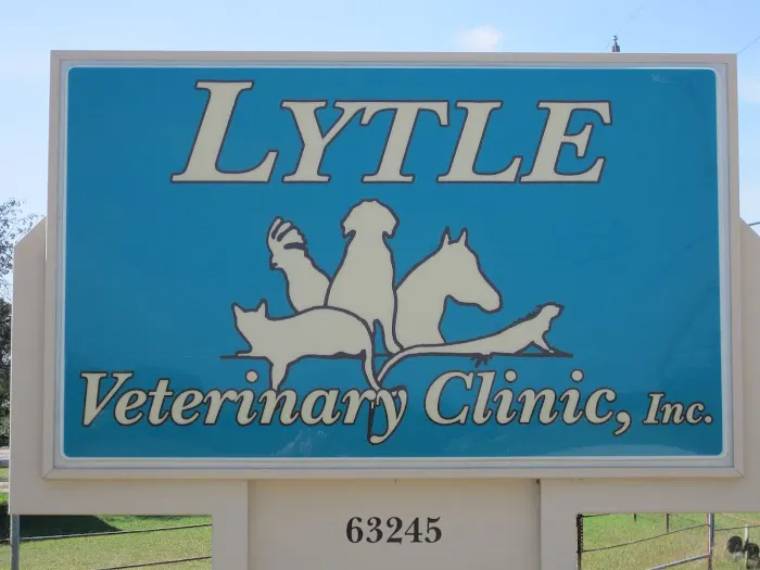 Lytle Veterinary Clinic Picture 1
