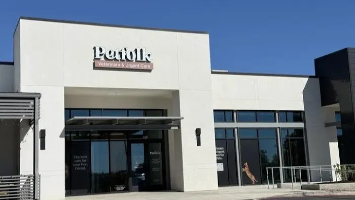 Petfolk Veterinary & Urgent Care - Far North Central Picture 3