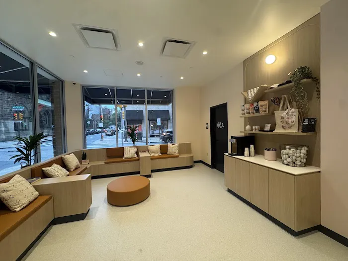 Bond Vet - Rittenhouse Picture 2