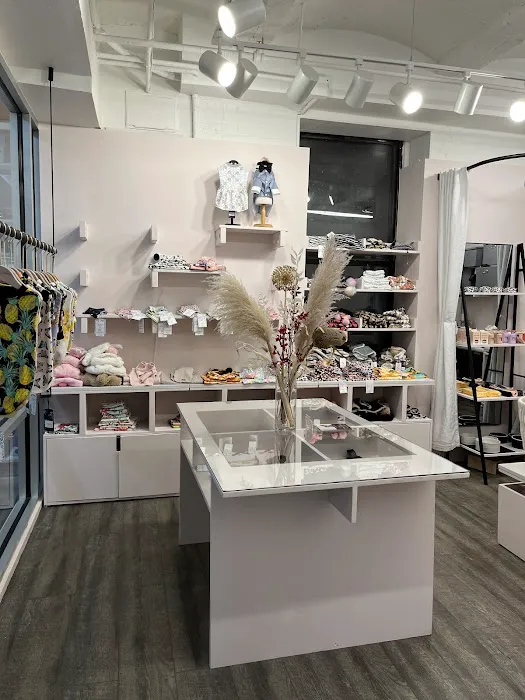 Le Chien Bleu NY pet boutique Picture 1