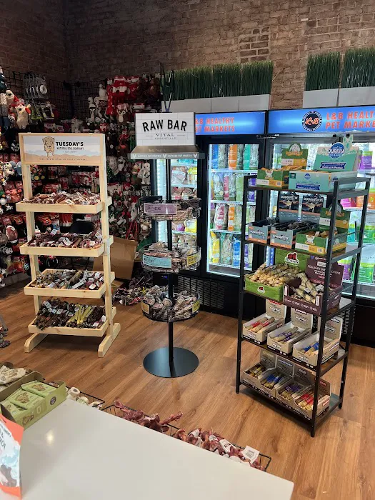 L&B Healthy Pet Markets Picture 4