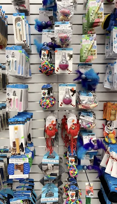 BROADWAY PET STORE Picture 3