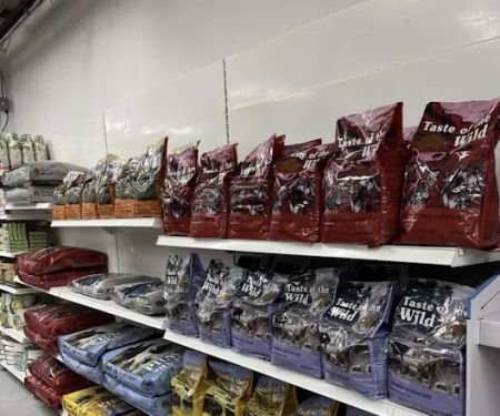 BROADWAY PET STORE
