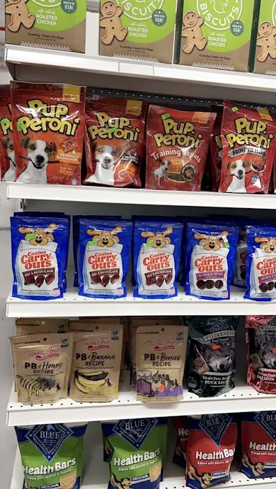 BROADWAY PET STORE Picture 7