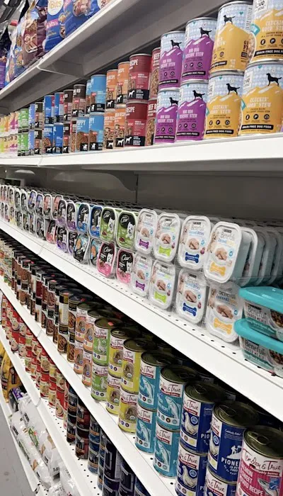 BROADWAY PET STORE Picture 9