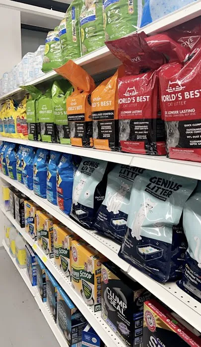BROADWAY PET STORE Picture 6
