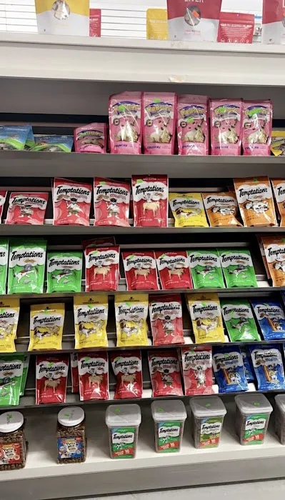 BROADWAY PET STORE Picture 4