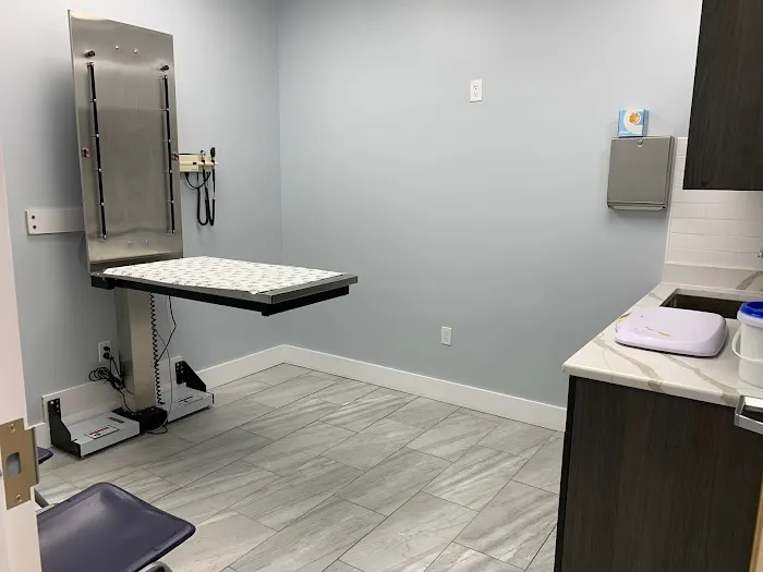 Animals First + Veterinary Hospital & Urgent Care Picture 2