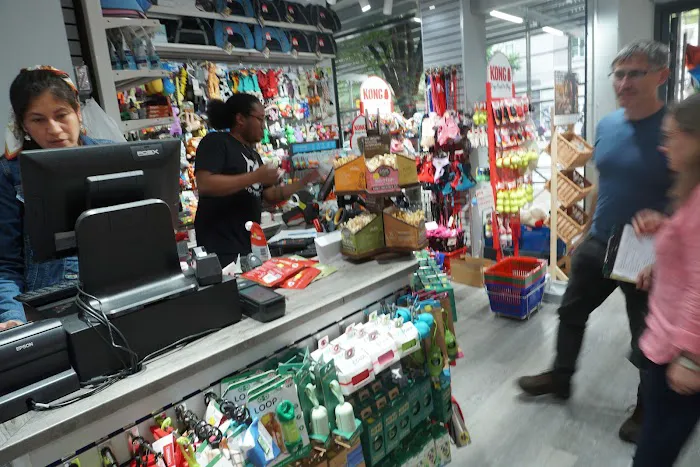 The Pet Market Picture 2