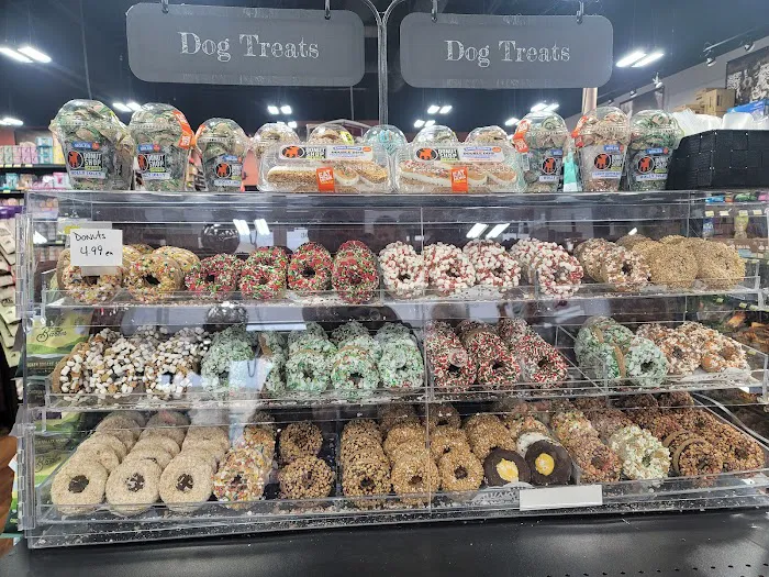 Whole Pets Market Picture 4