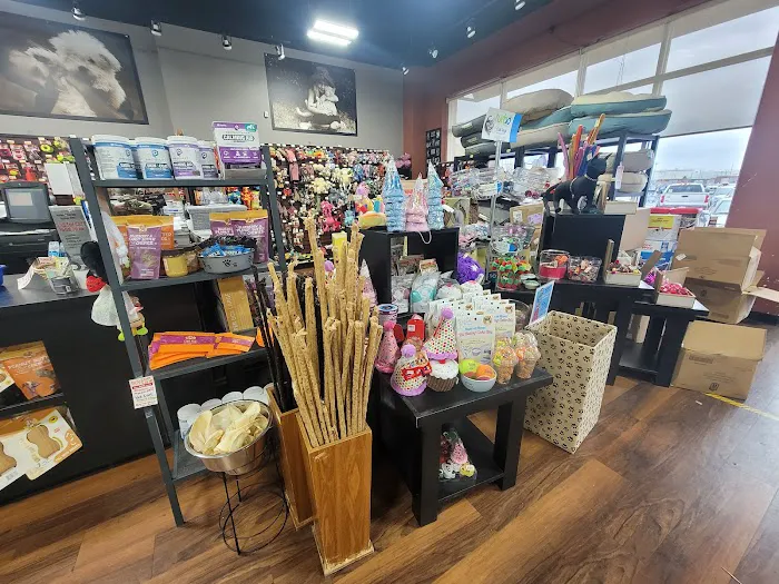 Whole Pets Market Picture 1