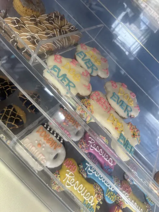 Roxanne’s Gourmet Pet Bakery Picture 10