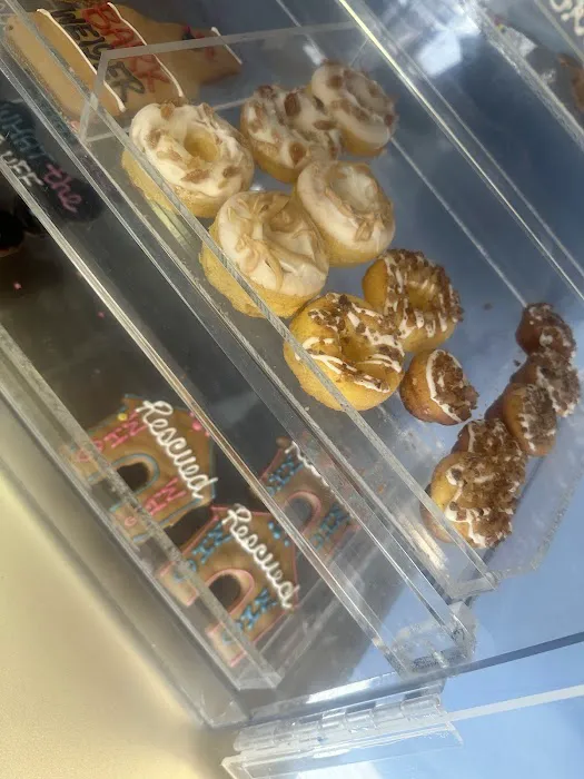 Roxanne’s Gourmet Pet Bakery Picture 9