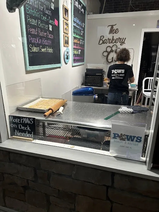 Paws Barkery and Boutique Picture 8