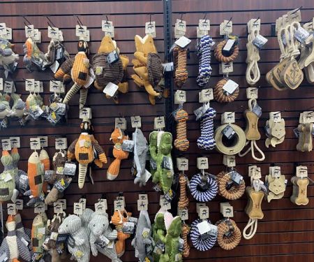 Well Bred - The Healthy Pet Marketplace & Dog Self Wash