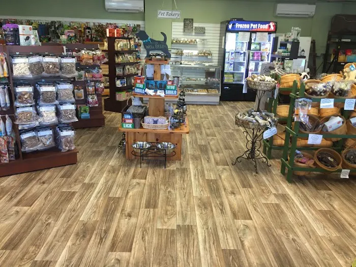 Well Bred - The Healthy Pet Marketplace & DOG GROOMERS Picture 7