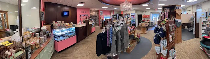 WaggMore Pet Boutique & Bakery Picture 1
