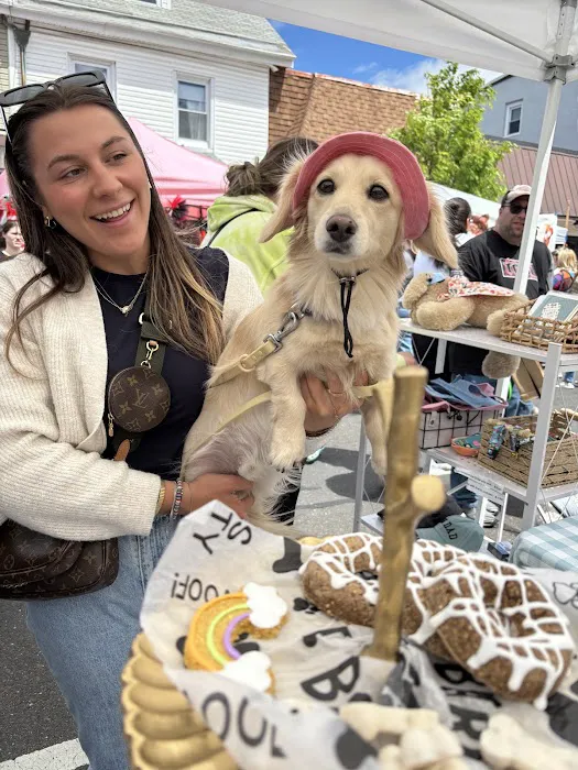 Whinnie's Barkery and Gift Boutique Picture 4
