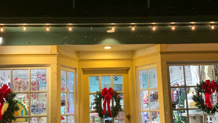 Woof Woof Barkery & Pet Boutique Picture 2