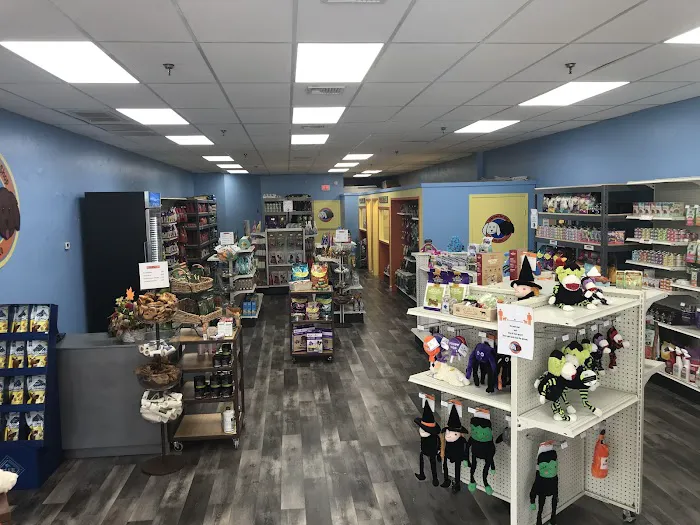 Hometown Pet Shop Pet Supplies & Dog Grooming Picture 2