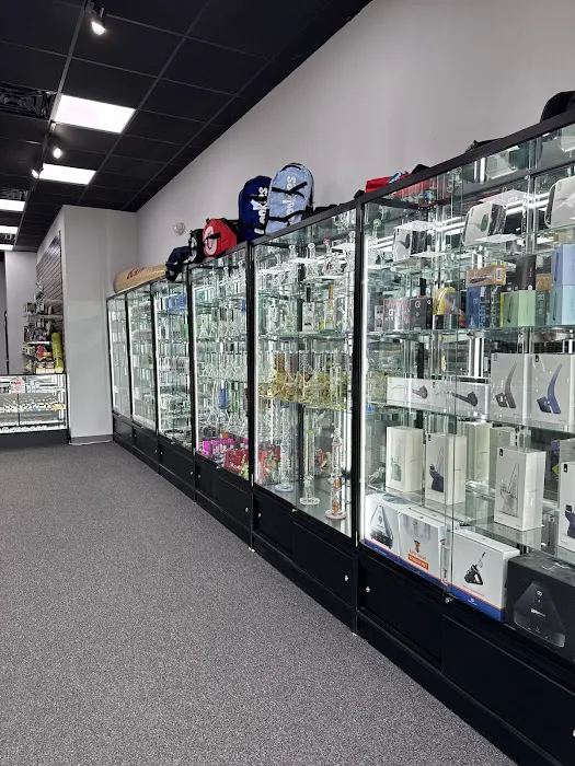 Mohegan smokeshop cigar & vape Picture 5