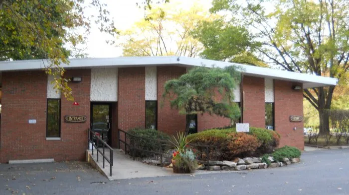 Edgebrook Animal Hospital Picture 1