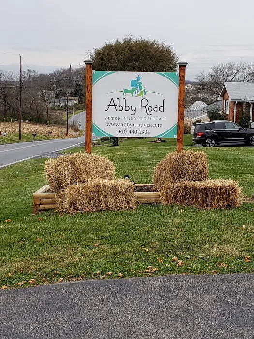 Abby Road Veterinary Hospital Picture 10