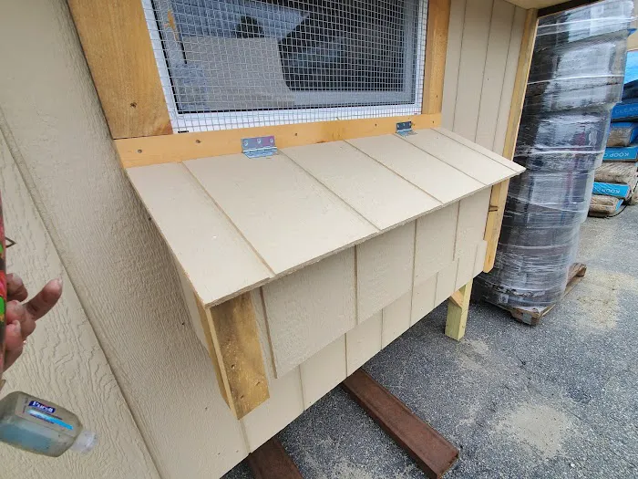 Brooklyn Farm & Pets & Hardware LLC Picture 7