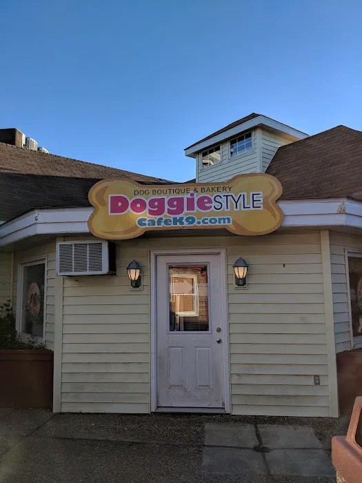 Doggie Style K9 Cafe Picture 6