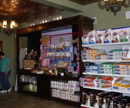 The Cocalico Cat & Gingham Dog Animal Hospital