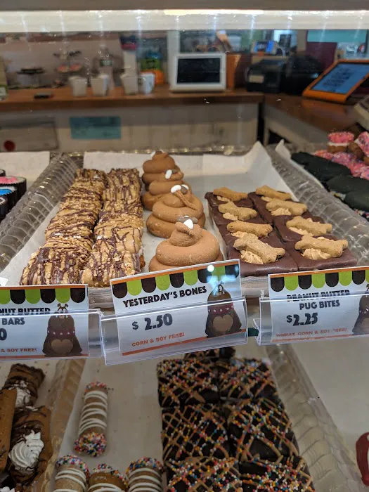 WOOF! WOOF! Pet Boutique & Biscuit Bar Picture 8