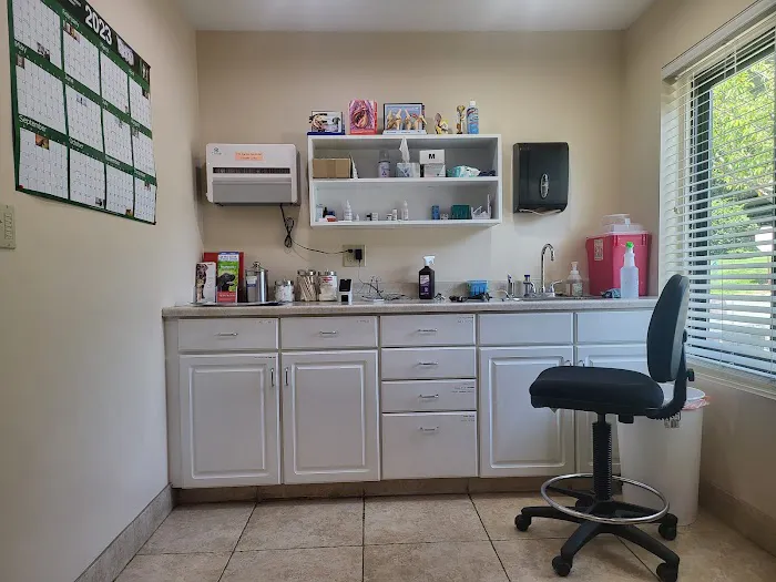 Flanders Veterinary Clinic Picture 1