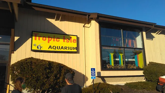 Tropic Isle Aquarium Picture 1