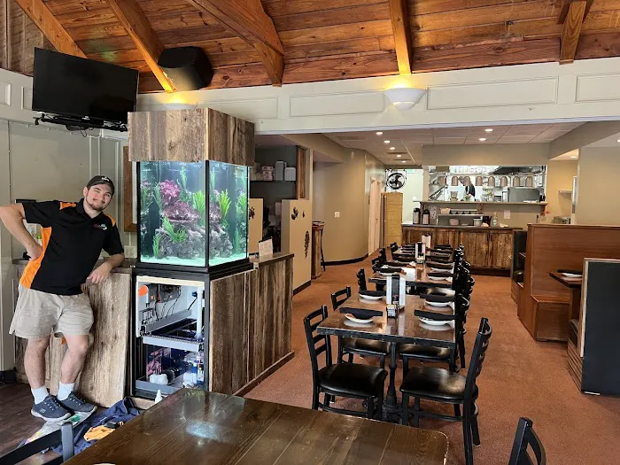 FantaSEA Aquariums | Aquarium Design, Installation, and Service Picture 5