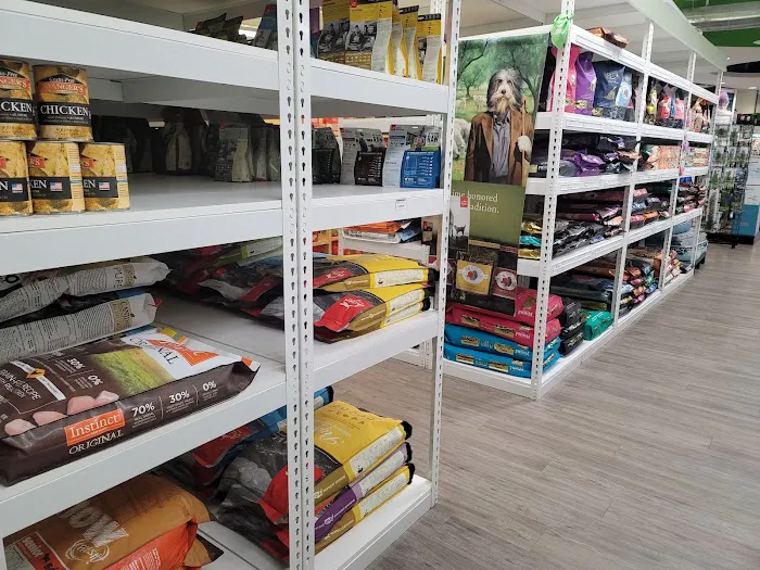 Chico's Natural Pet Market Picture 6