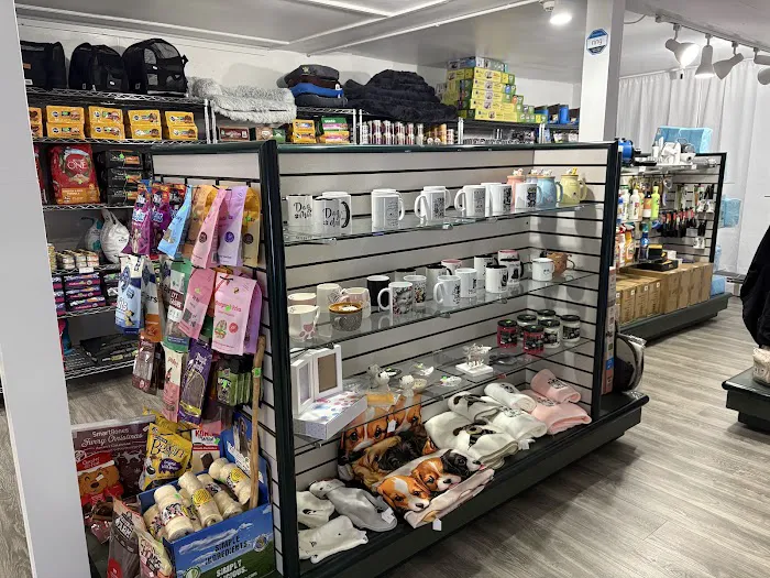 Avila Pet Store Picture 4