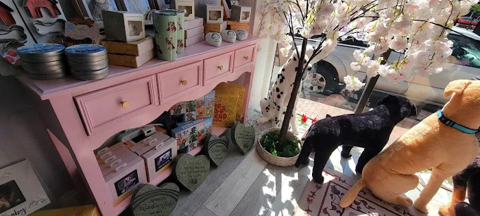 Happy Tails Shoppe Picture 2