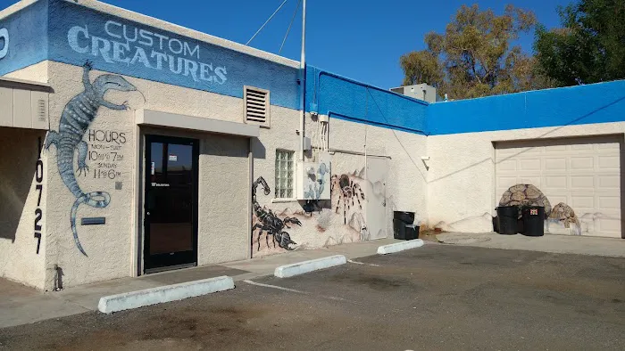 CUSTOM CREATURES PET SHOP Picture 2