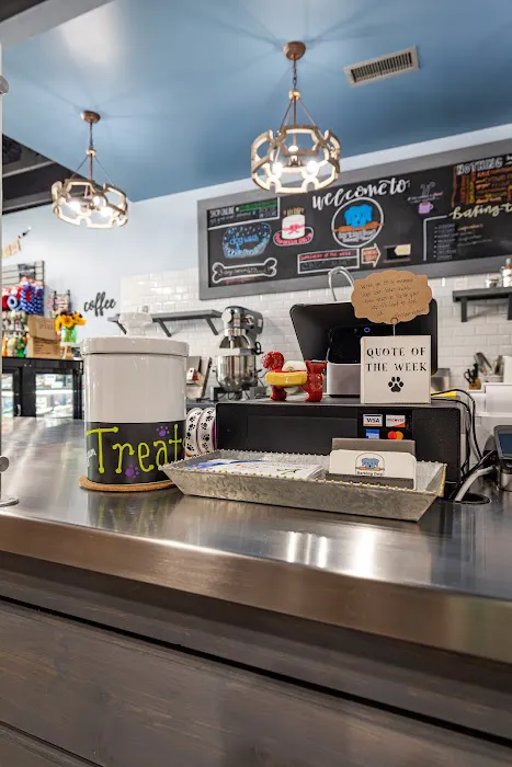 Barking Dog Bakery and Feed Picture 4