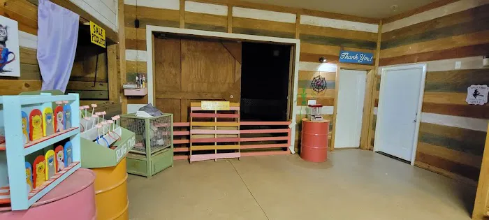 Piggy Pet Shop Picture 1